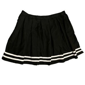 pleated skirt